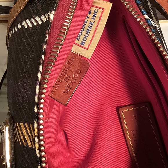 Dooney & Bourke Windsor Barrel Bag - Picture 5 of 10